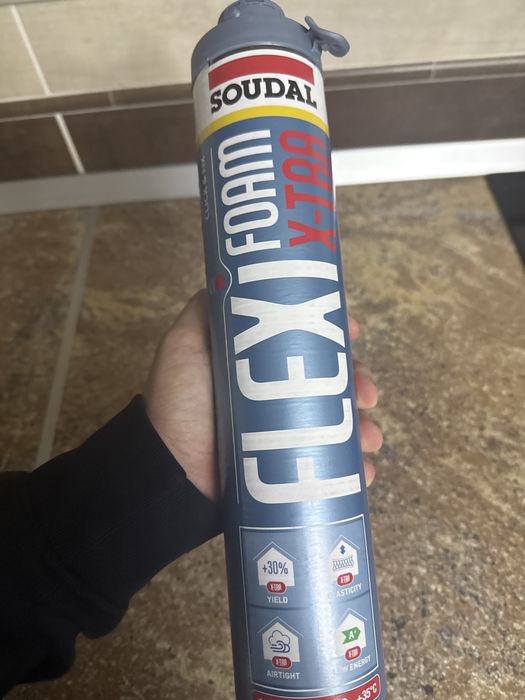 spuma poliuretanică elastică Soudal Flexifoam 750ml X-tra Click & Fix