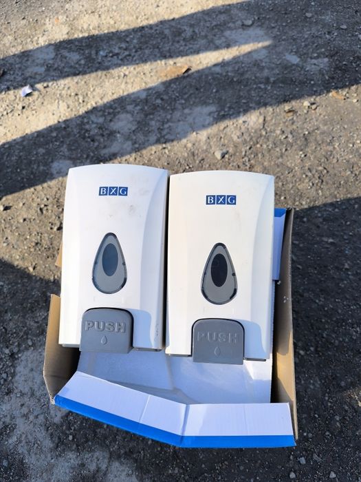 Продам диспенсер для салфеток