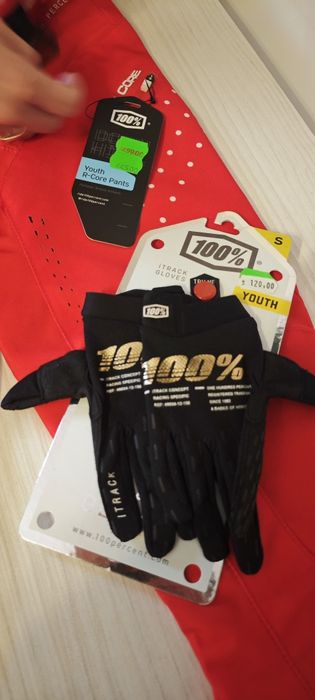 Lot pantaloni si manusi bicicleta. 6 ani