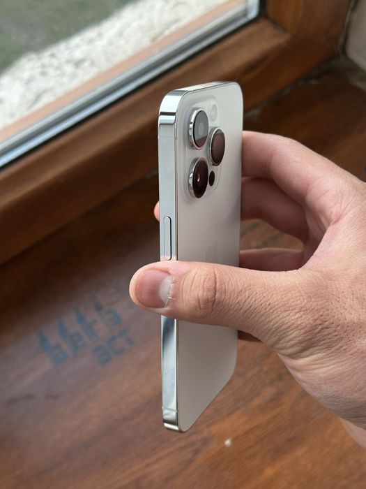 Iphone 14Pro емкость акб 100 ..