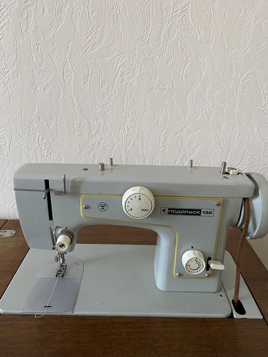 Продам швейную машинку