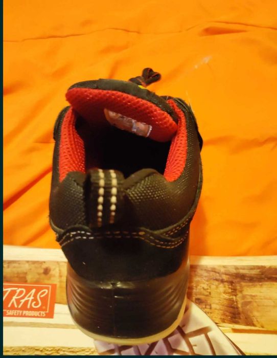 Летни работни обувки N42 ОТ набук марка Ensure.