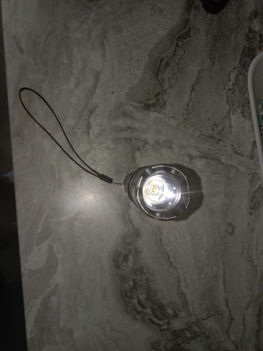 Продам фонарик с секретом