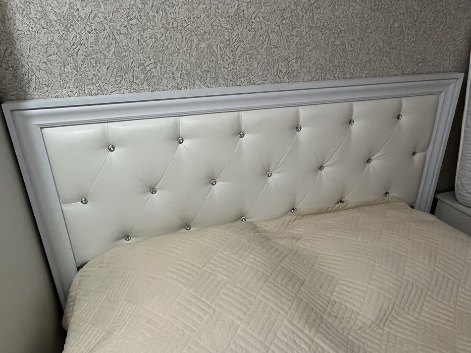 Продается спальная кровать б\у