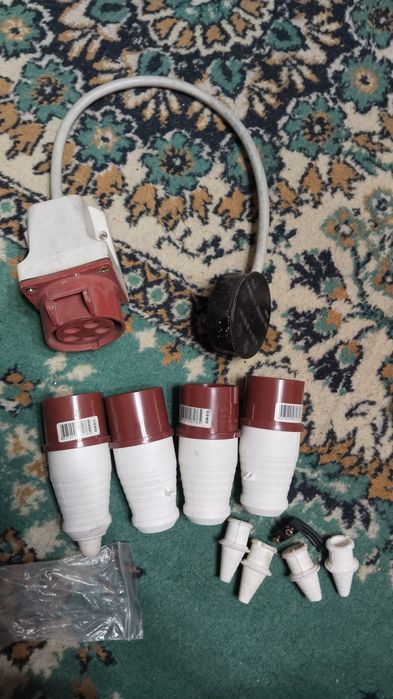 Силовая штепсельная вилка и розетки кабельные