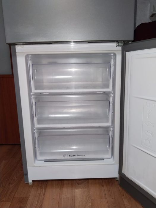 Продам Indesit холодильник