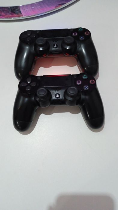 Playstation 4 (2 джойстика)