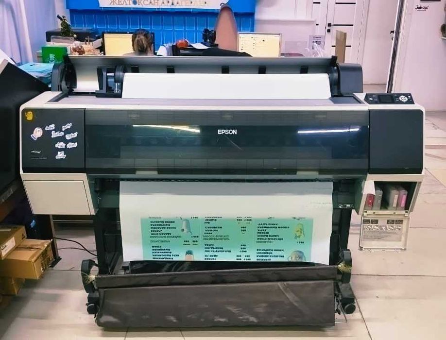 Продам плоттер Epson 9890