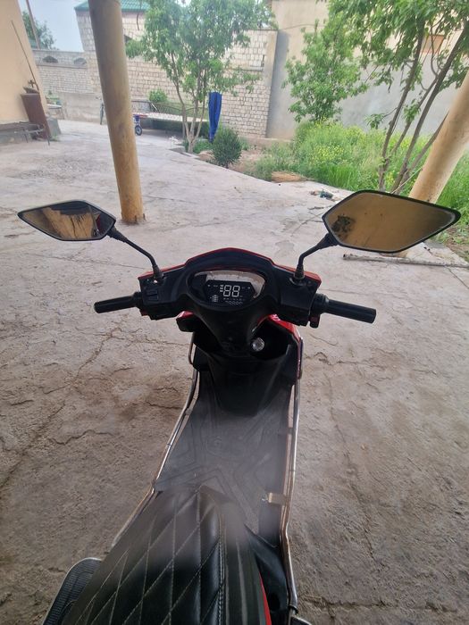 Skuter EkoMoto qizil