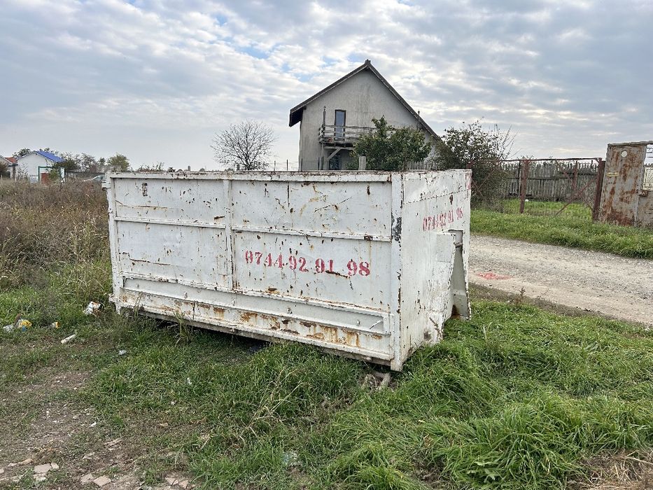 Servicii Demolari Apartamente și Case DECOPERTĂRI Gresie Debarasari