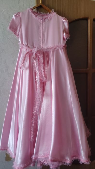 Праздничные платья на девочку