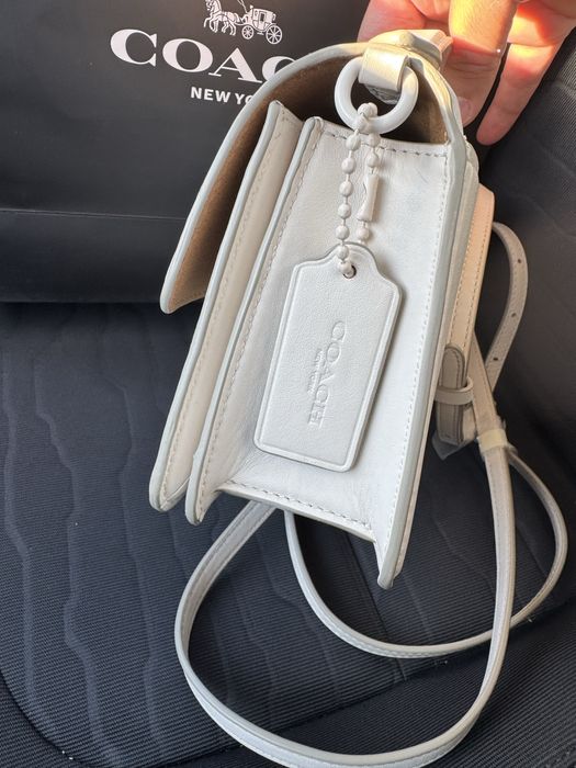 Продам coach. Оригинал. Первая линия
