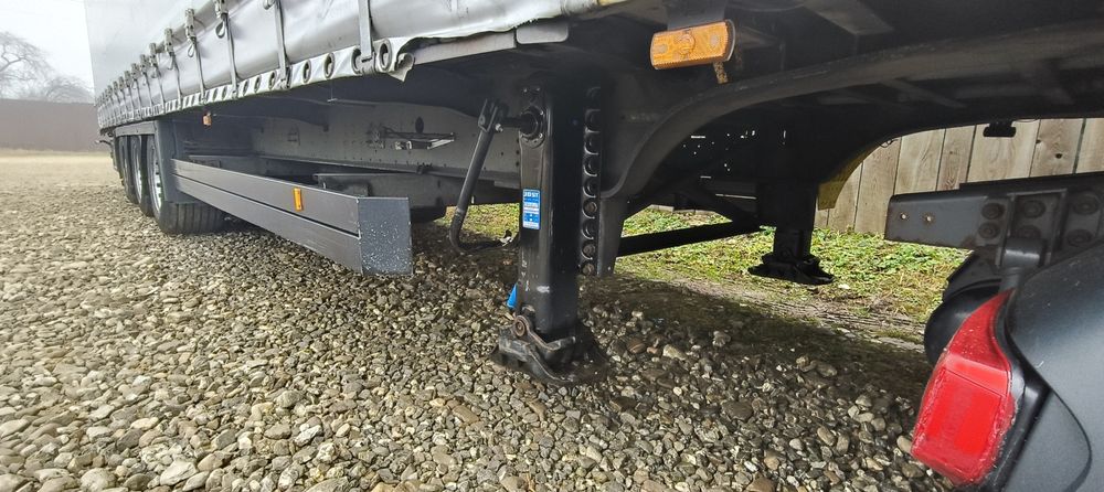 Semiremorca Mega-Varios Schmitz Cargobull