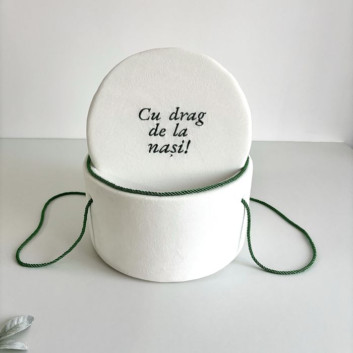 Cufar ( Cutie pentru trusou butetat, catifea ivoar brodat