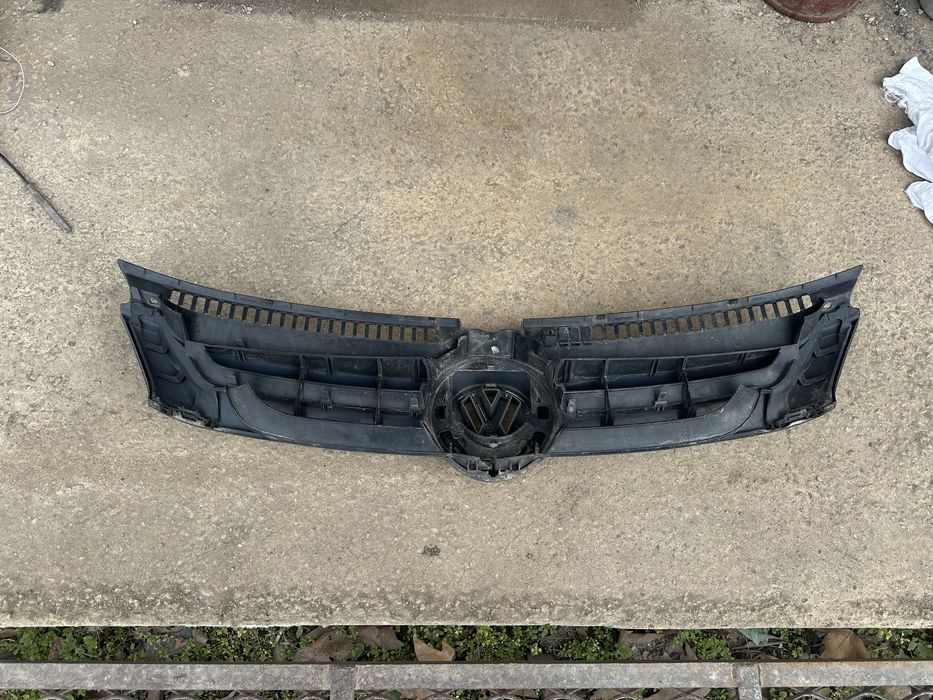 Решетка с емблема за Фолксваген Голф Плюс