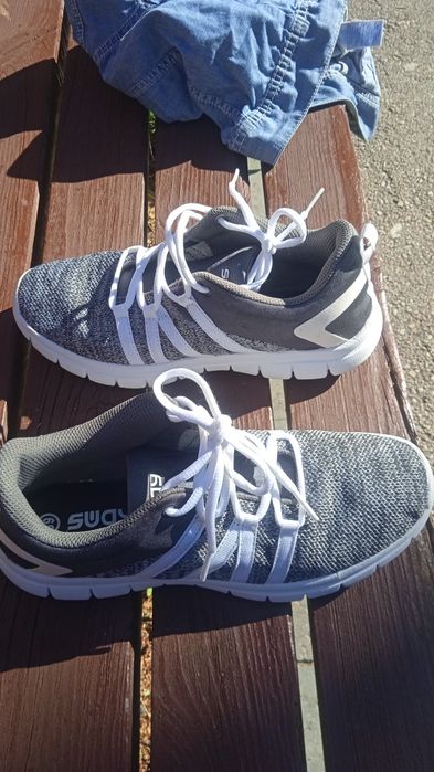 Дамски олекотени маратонки