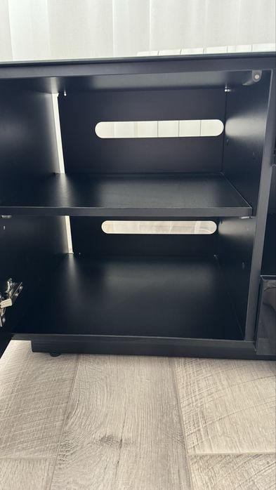 Подставка под телевизор