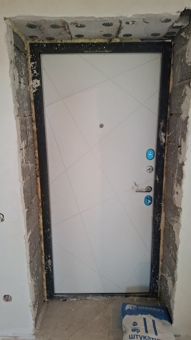 Продам новую наружную дверь