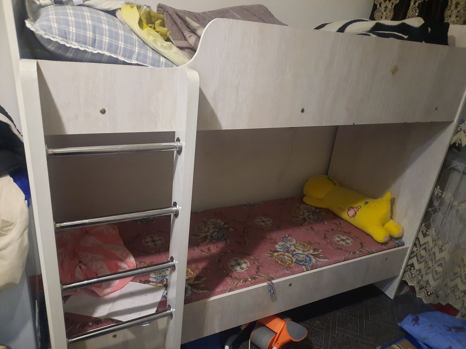 Двухьярусная кровать
