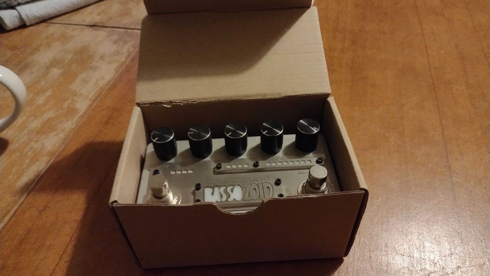 BassoZoid Драйв за Бас китара SviSound