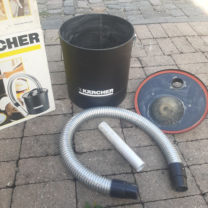 Karcher aspirator, recipient care trage funingine, frunze etc