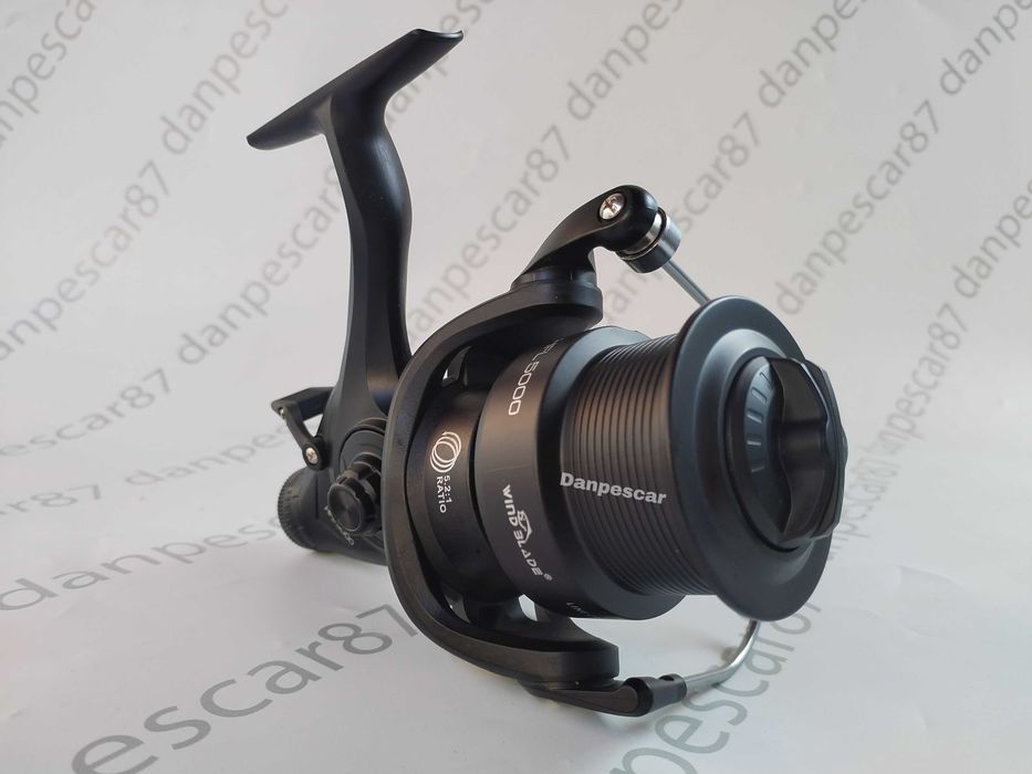 Mulineta WIND BLADE HFL5000 tambur long cast si BAITRUNNER 8rulmenti