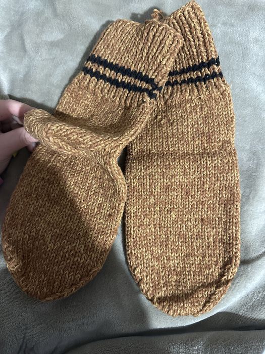 Ръчно плетени вълнени чорапи