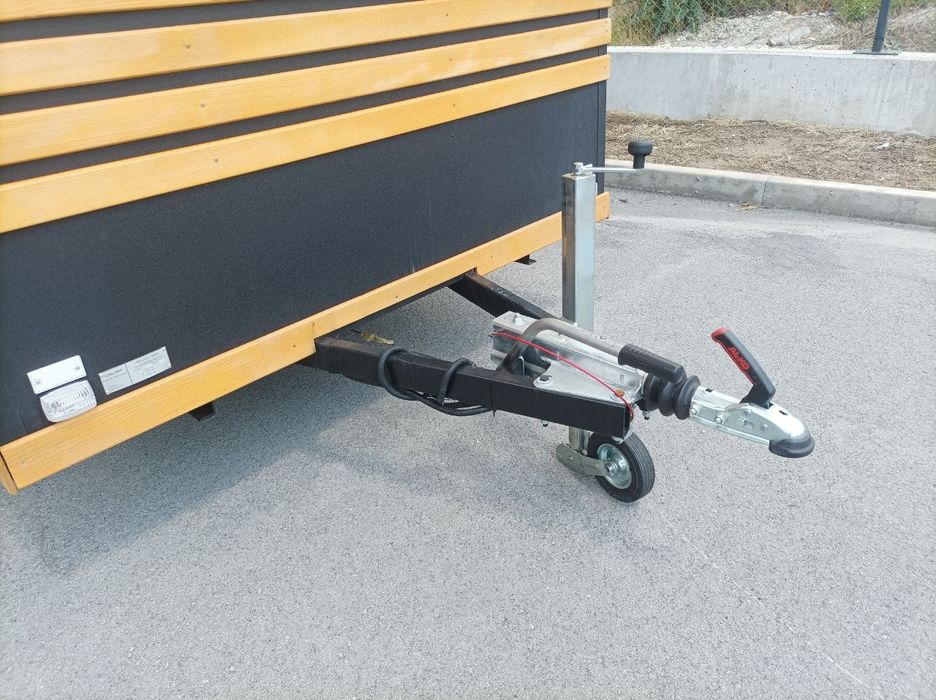 Търговска каравана за бързо хранене със спирачка 4*2м