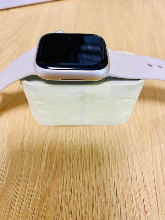 Apple Watch 8, 41mm, Starlight Alu Case, Starlight Sp Band, S/M, 100%