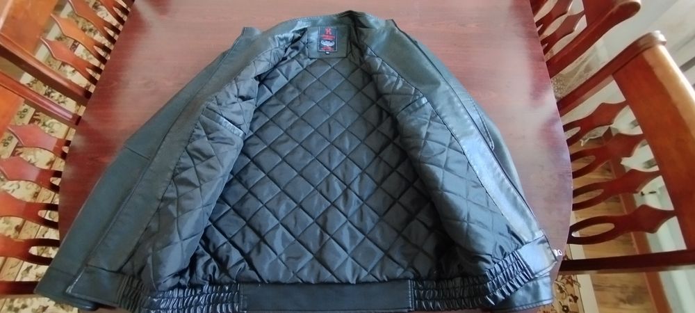 Кожаная куртка мужская.