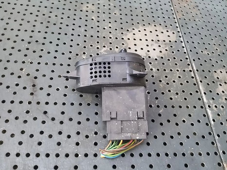 Bloc lumini ford focus 1 daw dbw 98ag13a024ch