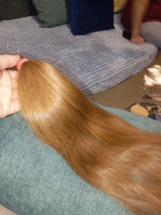 Срочно натуральные волосы