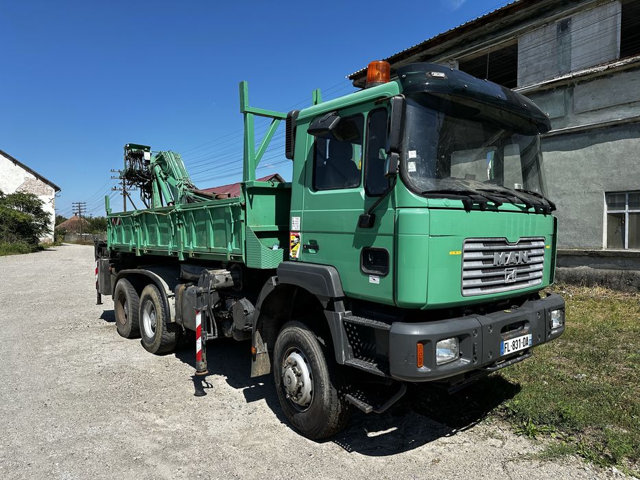 Camion Man 6x6 cu macara