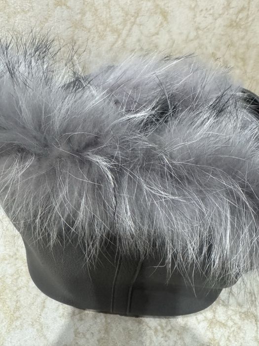 Стилна дамска чанта от естествена кожа и естествен пух