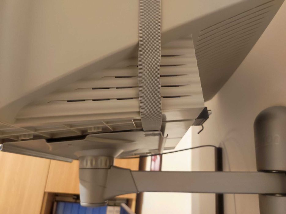 Vand urgent TV Watson diagonala 54 cm si suport perete usor negociabil