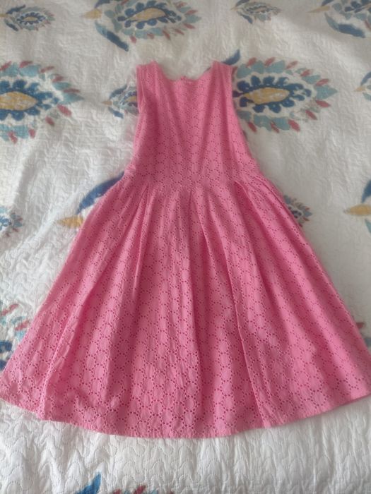 Продам платье на девочку 8-10 лет