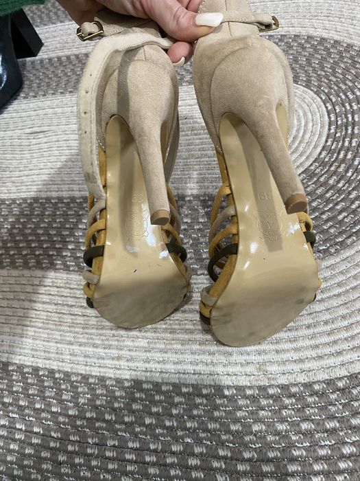 Sandale cu cureluse mustar