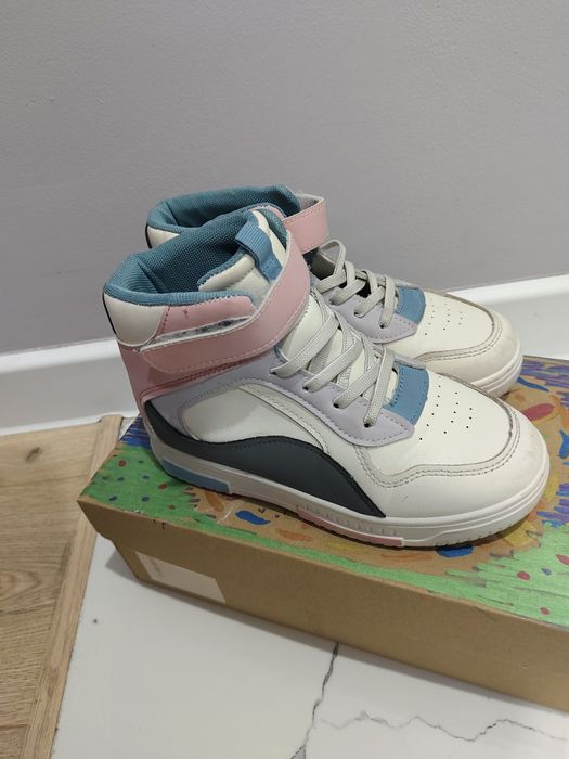 Весенняя обувь для девочки