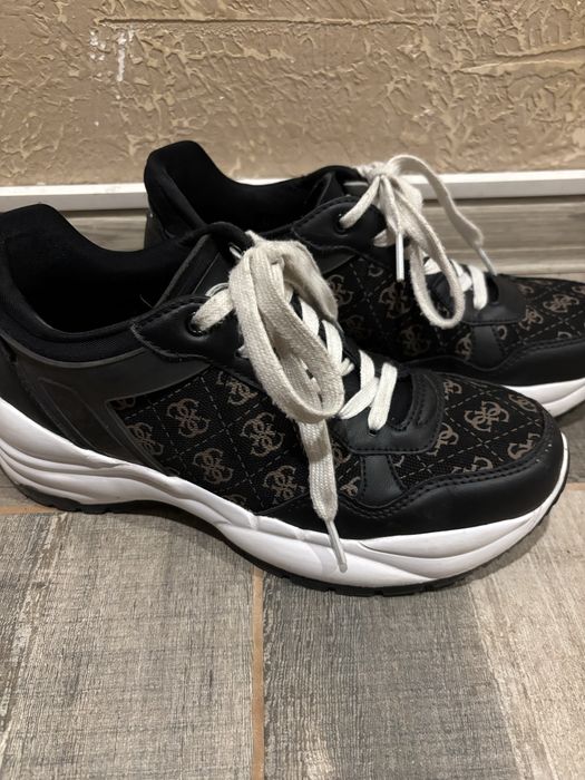 Оригинални обувки GUESS‼️‼️