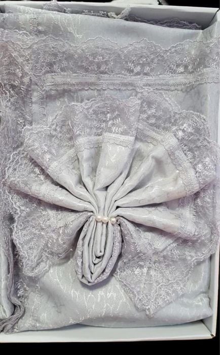 ЛУКСОЗНИ ПОКРИВКИ ЗА МАСА