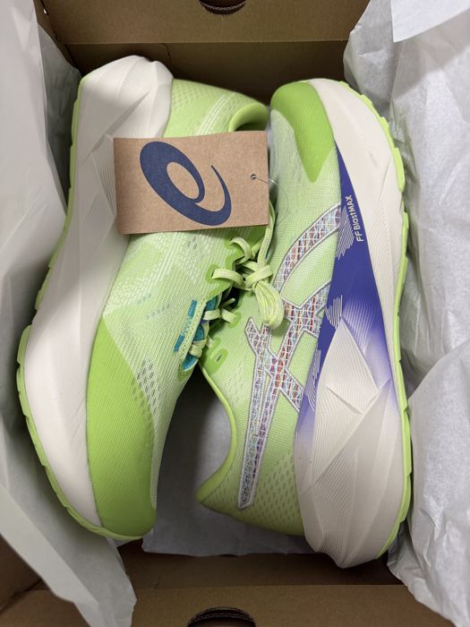 Vand adidasi asics novablast 5 noi la cutie