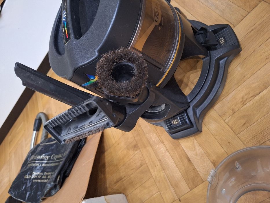 Прахосмукачка Рейнбоу с включени всички допълнителни приставки