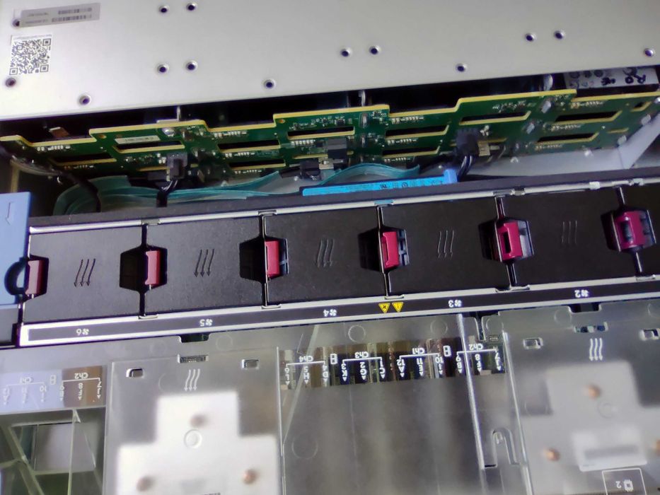 Сървър HPE DL380 Gen9 12 LFF Xeon Е5-2660v4 14C 2.2-2.9GH 32GB P440ar