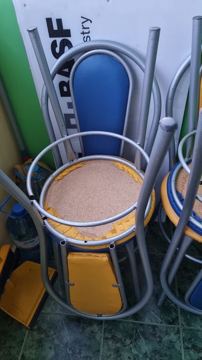 Продавам столове