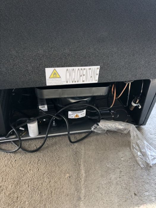 Хладилна витрина крайстенна