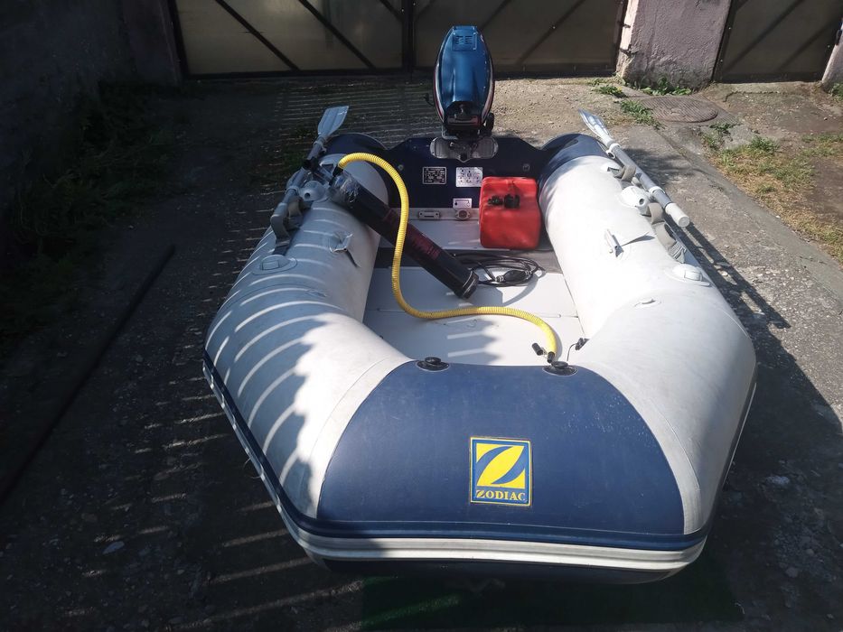 Barcă și motor de vanzare