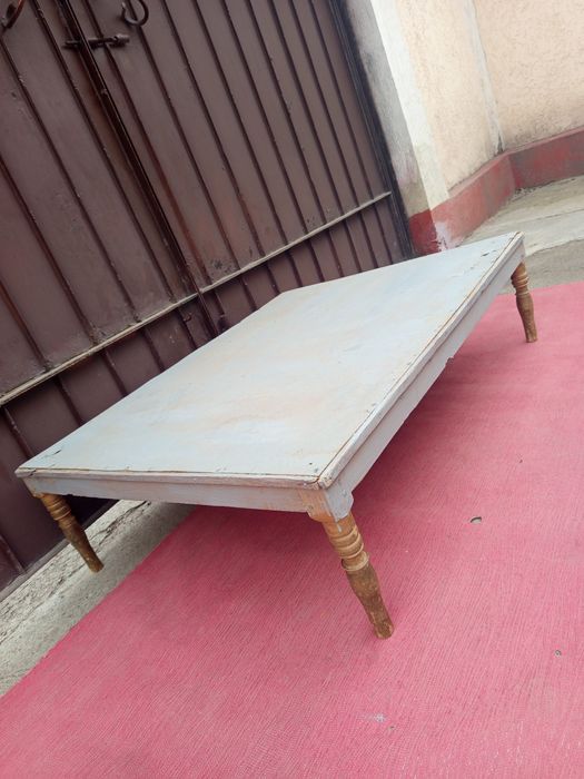 На продажу стол размер 120 на 90