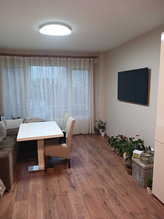 Двустаен апартамент в Люлин 5