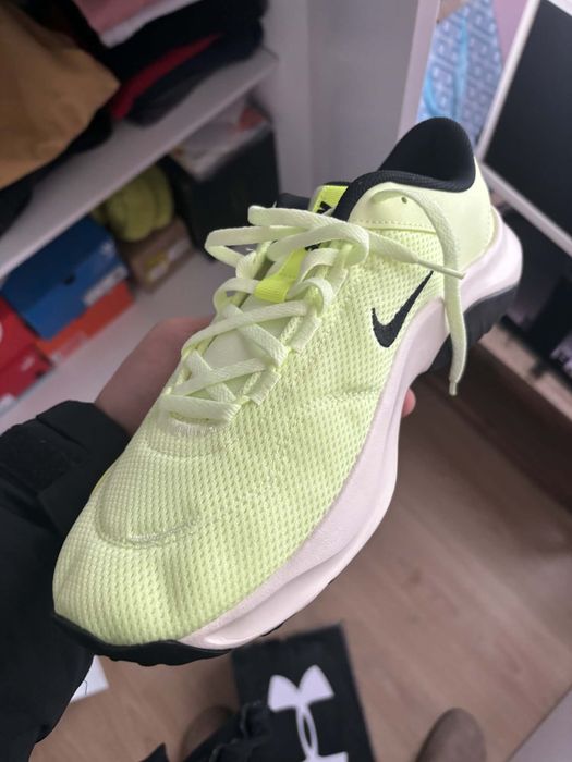 Nike Revolution 7  Неоново жълт модел (чисто нови т кутия)