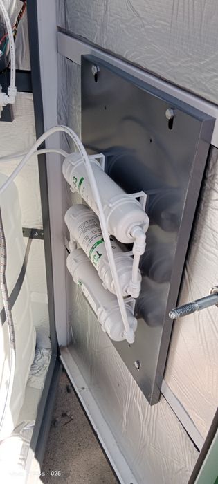 Suv filtrlovchi vending apparat sotiladi narxlar 2500$dan boshlanadi